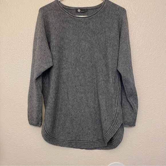 M Made in Italy oversized long sleeve sweater round hem wool/angora blend-S/L - Picture 2 of 10